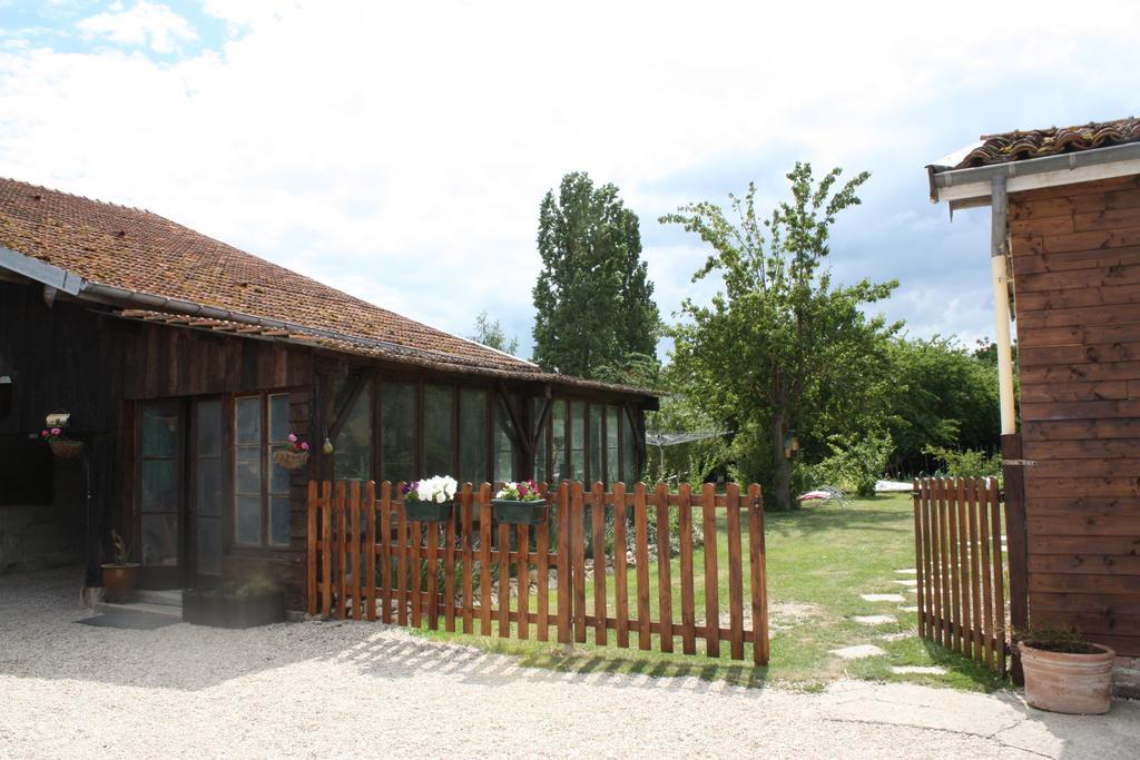 Au Passage Des Grues Bed & Breakfast Drosnay Exterior foto