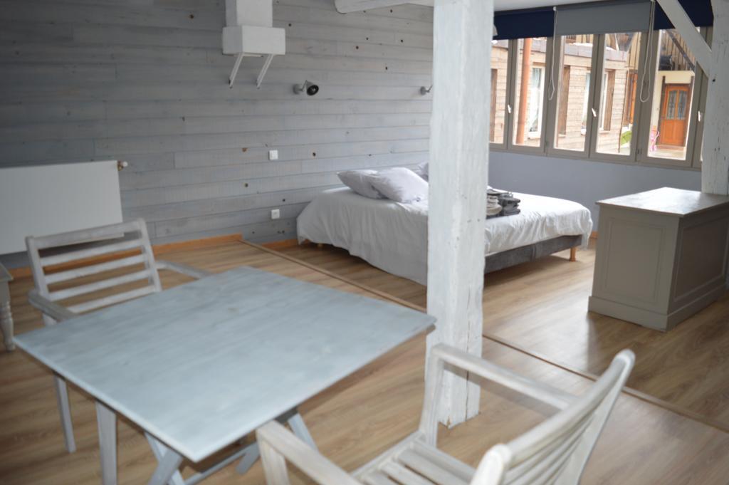 Au Passage Des Grues Bed & Breakfast Drosnay Exterior foto