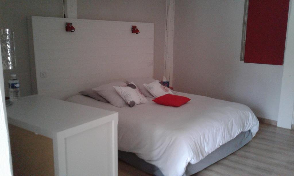 Au Passage Des Grues Bed & Breakfast Drosnay Exterior foto